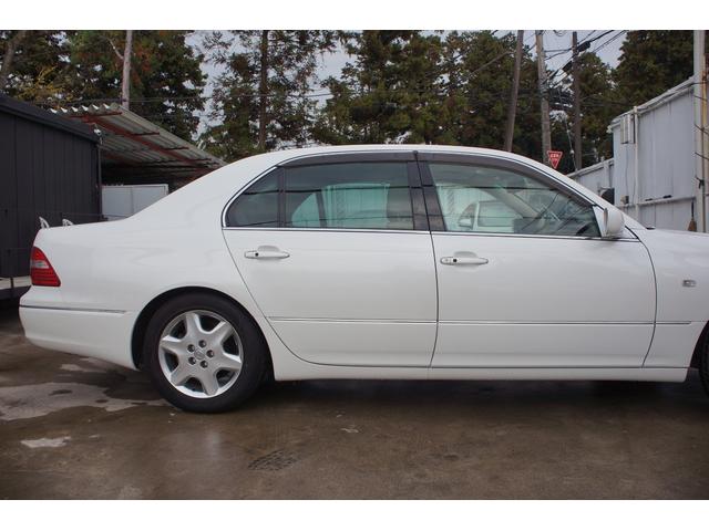 セルシオ Ｃ仕様　純正ナビ　サンルーフ　Ｂカメラ　ＥＴＣ　クルーズコントロール　禁煙　ＭＴモード付き　走行３８７１０ｋｍ（13枚目）