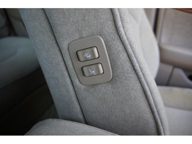 セルシオ Ｃ仕様　純正ナビ　サンルーフ　Ｂカメラ　ＥＴＣ　クルーズコントロール　禁煙　ＭＴモード付き　走行３８７１０ｋｍ（25枚目）