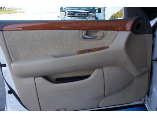 セルシオ Ｃ仕様　純正ナビ　サンルーフ　Ｂカメラ　ＥＴＣ　クルーズコントロール　禁煙　ＭＴモード付き　走行３８７１０ｋｍ（26枚目）