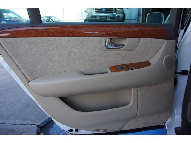 セルシオ Ｃ仕様　純正ナビ　サンルーフ　Ｂカメラ　ＥＴＣ　クルーズコントロール　禁煙　ＭＴモード付き　走行３８７１０ｋｍ（29枚目）