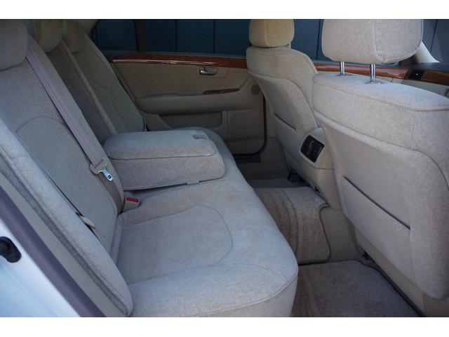 セルシオ Ｃ仕様　純正ナビ　サンルーフ　Ｂカメラ　ＥＴＣ　クルーズコントロール　禁煙　ＭＴモード付き　走行３８７１０ｋｍ（30枚目）