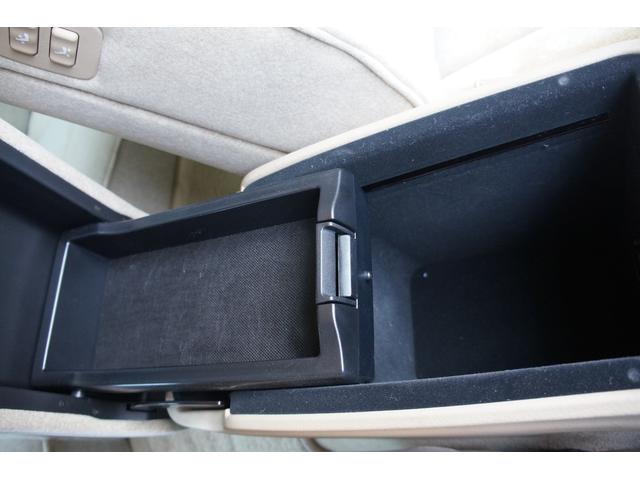 セルシオ Ｃ仕様　純正ナビ　サンルーフ　Ｂカメラ　ＥＴＣ　クルーズコントロール　禁煙　ＭＴモード付き　走行３８７１０ｋｍ（39枚目）