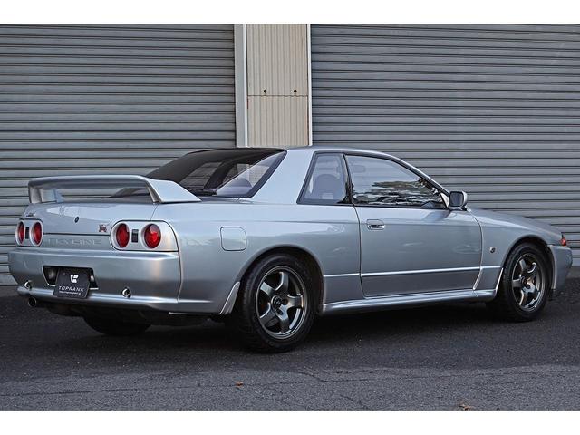 車のフロアマット 日産スカイライン SKYLINE