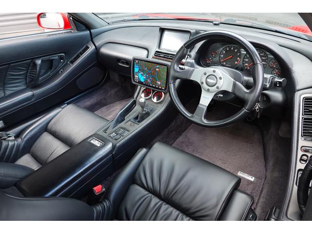 自動車保険のお取り扱いもございます。お客様に合ったプランを作成できるようお手伝いさせていただきます。詳細は担当スタッフまでお申し付けください。