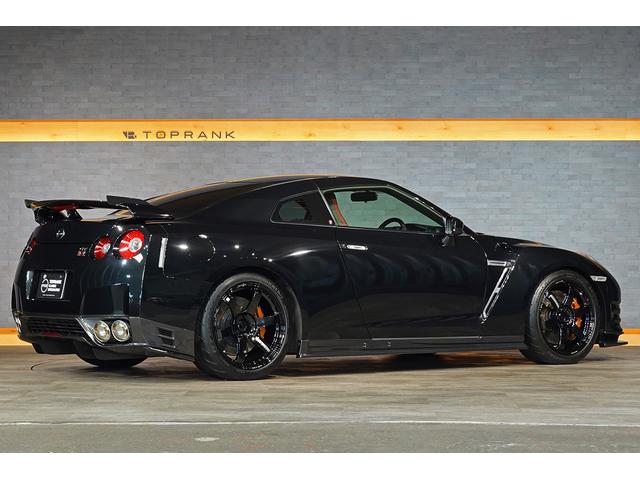 ご来店が難しいお客様にはＬＩＶＥ商談でお車のご案内が可能です。詳細は店舗スタッフまでお問い合わせください。