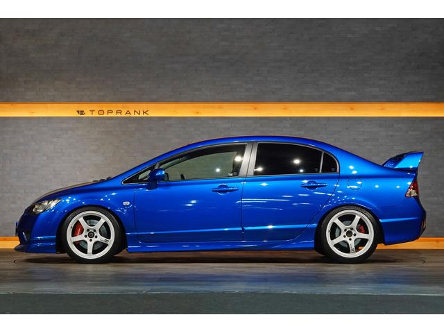 シビック タイプR 無限カーボンエアロボンネット 無限フロントアンダースポイラー 無限フロントスポーツグリル BLITZ車高調 ADVAN GT 18インチアルミ(13枚目)