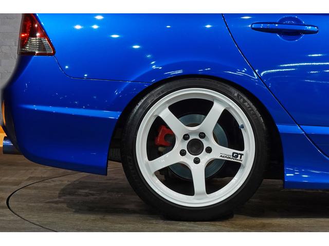 シビック タイプR 無限カーボンエアロボンネット 無限フロントアンダースポイラー 無限フロントスポーツグリル BLITZ車高調 ADVAN GT 18インチアルミ(20枚目)