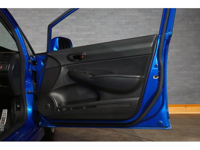 シビック タイプR 無限カーボンエアロボンネット 無限フロントアンダースポイラー 無限フロントスポーツグリル BLITZ車高調 ADVAN GT 18インチアルミ(32枚目)