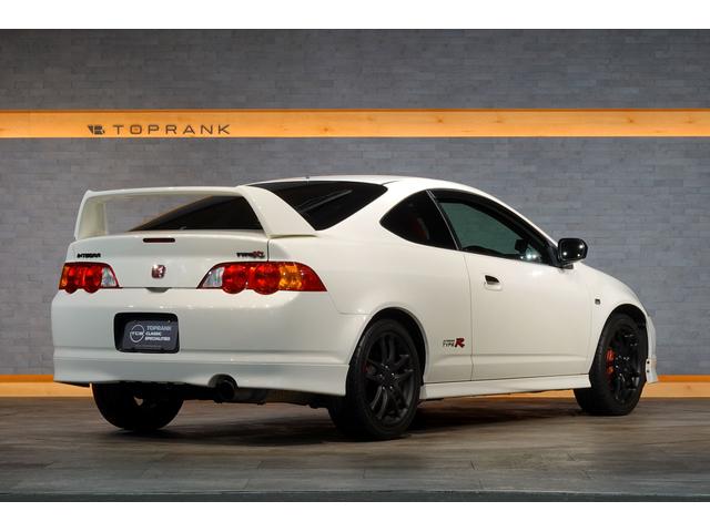 インテグラ タイプＲ　モモステアリング（社外品）・純正赤レカロセミバケットシート・純正エアロ・チャンピオンシップホワイト（3枚目）