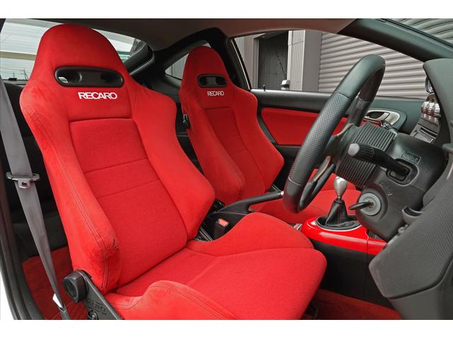 インテグラ タイプＲ　モモステアリング（社外品）・純正赤レカロセミバケットシート・純正エアロ・チャンピオンシップホワイト（8枚目）