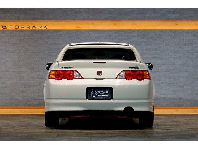 インテグラ タイプＲ　モモステアリング（社外品）・純正赤レカロセミバケットシート・純正エアロ・チャンピオンシップホワイト（17枚目）