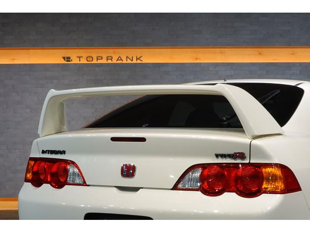 インテグラ タイプＲ　モモステアリング（社外品）・純正赤レカロセミバケットシート・純正エアロ・チャンピオンシップホワイト（18枚目）