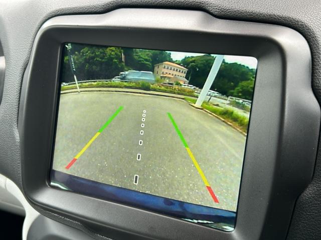 ジープ・レネゲード リミテッド　ＡＣＣ　ＬＫＡ　ＢＳＭ　白革　シートＨ　Ｕｃｏｎｎｅｃｔ　Ａｐｐｌｅｃａｒｐｌａｙ／ａｎｄｒｏｉｄａｕｔｏ　地デジ　ＢＴ　Ｂカメラ　ＬＥＤライト　ハンドルＨ　ステアＳ　前後ドラレコ　純１７ＡＷ　ＥＴＣ（40枚目）