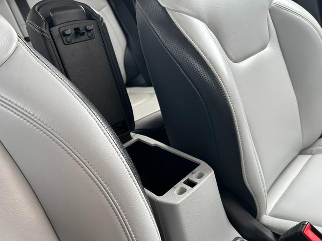 ジープ・レネゲード リミテッド　ＡＣＣ　ＬＫＡ　ＢＳＭ　白革　シートＨ　Ｕｃｏｎｎｅｃｔ　Ａｐｐｌｅｃａｒｐｌａｙ／ａｎｄｒｏｉｄａｕｔｏ　地デジ　ＢＴ　Ｂカメラ　ＬＥＤライト　ハンドルＨ　ステアＳ　前後ドラレコ　純１７ＡＷ　ＥＴＣ（49枚目）