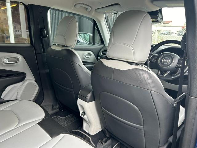 ジープ・レネゲード リミテッド　ＡＣＣ　ＬＫＡ　ＢＳＭ　白革　シートＨ　Ｕｃｏｎｎｅｃｔ　Ａｐｐｌｅｃａｒｐｌａｙ／ａｎｄｒｏｉｄａｕｔｏ　地デジ　ＢＴ　Ｂカメラ　ＬＥＤライト　ハンドルＨ　ステアＳ　前後ドラレコ　純１７ＡＷ　ＥＴＣ（50枚目）