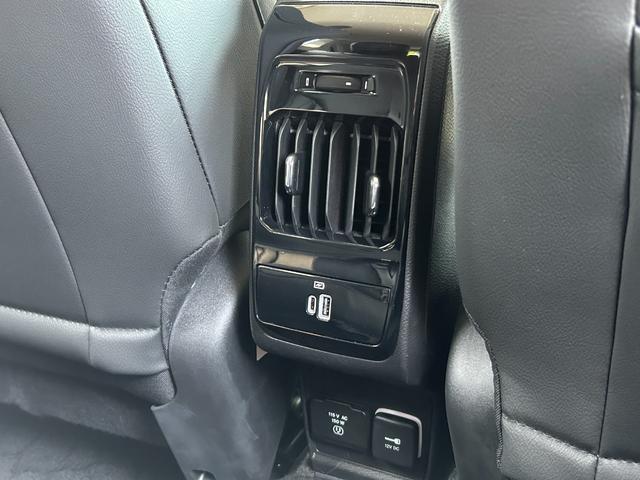 ジープ・コンパス リミテッド　ＡＣＣ　ＬＫＡ　ＢＳＫ　黒革　シートＨ　記録簿　ｃａｒｐｌａｙ　ａｎｄｒｏｉｄ　アルパインプレミアムサウンドシステム　純正ナビ　地デジ　純正１８インチホイル　ＥＴＣ２．０　Ｂｌｕｅｔｏｏｔｈ（46枚目）