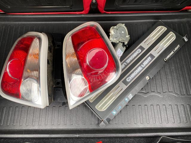 アバルト595 ツーリズモ ナビ 地デジ Bカメラ 社外テール(純正有)カーボンインテリア リアソナー ETC 赤革シート HIDヘッドライト キーレス(7枚目)