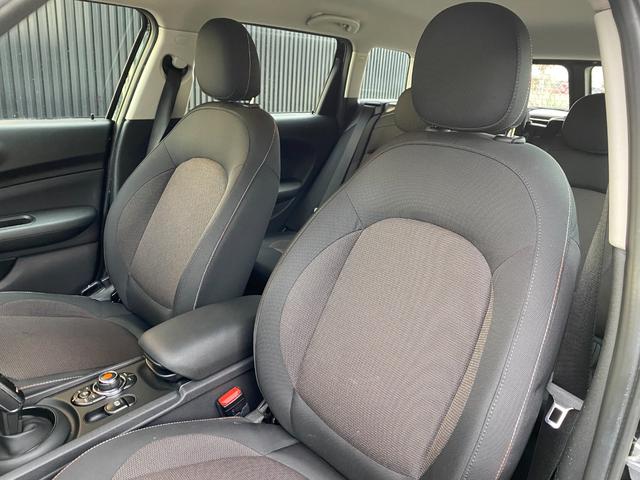 ＭＩＮＩ クラブマン　バッキンガム　クルーズコントロール　インテリジェントＳ　純正ナビ　Ｂｌｕｅｔｏｏｔｈ　Ｂカメラ　ステアリングスイッチ　ＬＥＤライト　Ａライト　Ｆ／Ｒフォグランプ　Ａワイパー　ドラレコ　純正１６インチＡＷ　ＥＴＣ（13枚目）