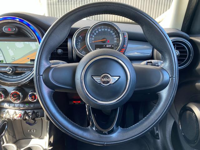 MINI クーパーD エキサイトメントPKG 純正ナビ Bluetooth アンビエントライト オートライト フロントフォグランプ リアフォグランプ オートワイパー 前後ドライブレコーダー 純正15インチAW ETC(9枚目)