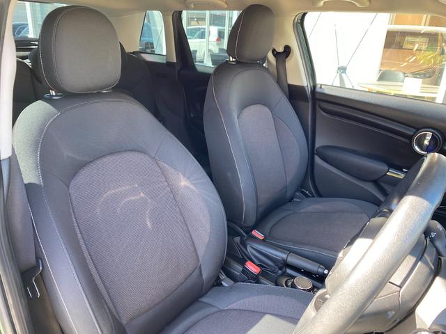 MINI クーパーD エキサイトメントPKG 純正ナビ Bluetooth アンビエントライト オートライト フロントフォグランプ リアフォグランプ オートワイパー 前後ドライブレコーダー 純正15インチAW ETC(11枚目)