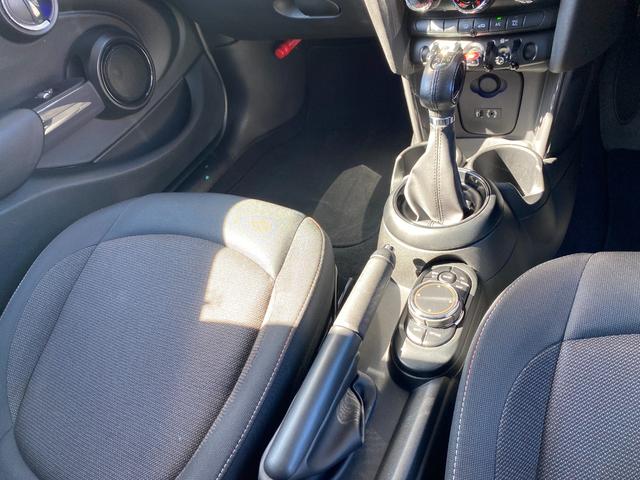 MINI クーパーD エキサイトメントPKG 純正ナビ Bluetooth アンビエントライト オートライト フロントフォグランプ リアフォグランプ オートワイパー 前後ドライブレコーダー 純正15インチAW ETC(43枚目)