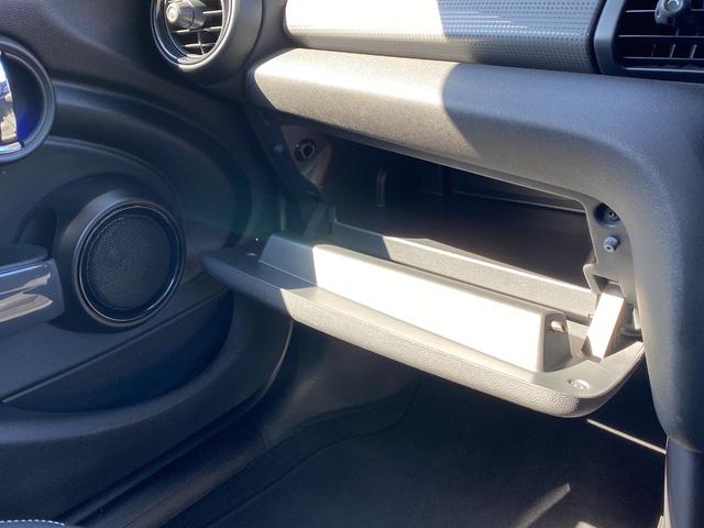 MINI クーパーD エキサイトメントPKG 純正ナビ Bluetooth アンビエントライト オートライト フロントフォグランプ リアフォグランプ オートワイパー 前後ドライブレコーダー 純正15インチAW ETC(54枚目)