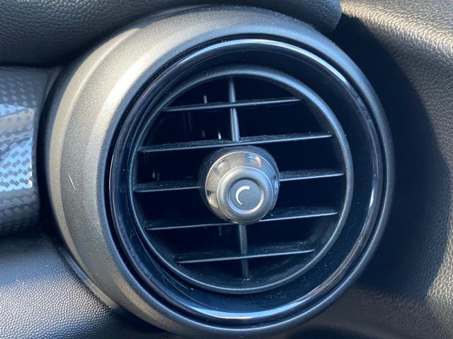 MINI クーパーD エキサイトメントPKG 純正ナビ Bluetooth アンビエントライト オートライト フロントフォグランプ リアフォグランプ オートワイパー 前後ドライブレコーダー 純正15インチAW ETC(57枚目)