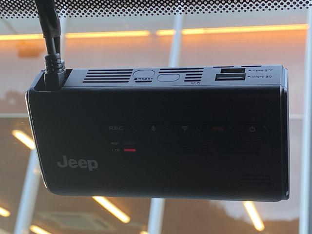 ジープ・グランドチェロキー4xe サミットリザーブ 4xe 当店下取車 パノラマサンルーフ 禁煙車 ACC 黒革 ベンチレーション マッキントッシュ U-CONNECTナビ Bluetooth ドライブレコーダー BSM LKA ハンドルH 全席シートH(7枚目)