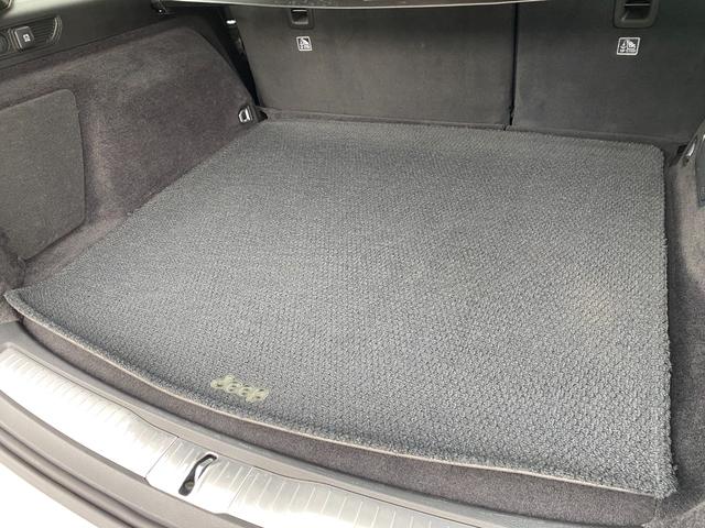 ジープ・グランドチェロキー4xe サミットリザーブ 4xe 当店下取車 パノラマサンルーフ 禁煙車 ACC 黒革 ベンチレーション マッキントッシュ U-CONNECTナビ Bluetooth ドライブレコーダー BSM LKA ハンドルH 全席シートH(14枚目)