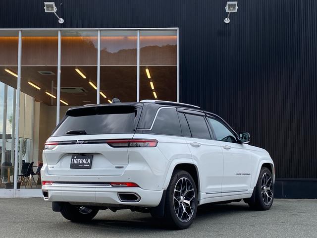 ジープ・グランドチェロキー4xe サミットリザーブ 4xe 当店下取車 パノラマサンルーフ 禁煙車 ACC 黒革 ベンチレーション マッキントッシュ U-CONNECTナビ Bluetooth ドライブレコーダー BSM LKA ハンドルH 全席シートH(16枚目)