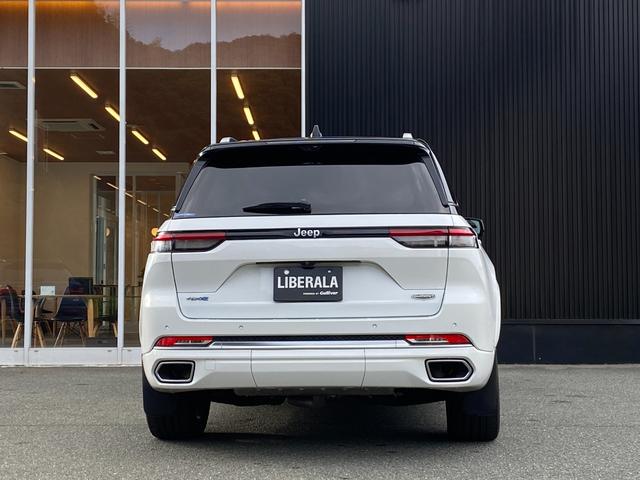 ジープ・グランドチェロキー4xe サミットリザーブ 4xe 当店下取車 パノラマサンルーフ 禁煙車 ACC 黒革 ベンチレーション マッキントッシュ U-CONNECTナビ Bluetooth ドライブレコーダー BSM LKA ハンドルH 全席シートH(20枚目)