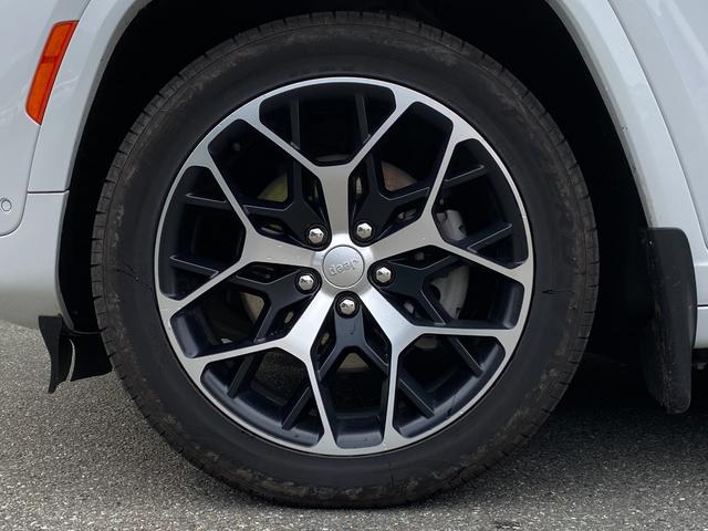 ジープ・グランドチェロキー4xe サミットリザーブ 4xe 当店下取車 パノラマサンルーフ 禁煙車 ACC 黒革 ベンチレーション マッキントッシュ U-CONNECTナビ Bluetooth ドライブレコーダー BSM LKA ハンドルH 全席シートH(23枚目)