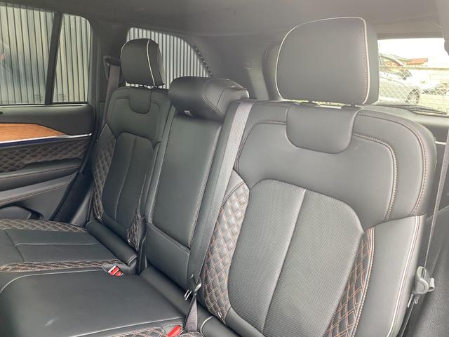 ジープ・グランドチェロキー4xe サミットリザーブ 4xe 当店下取車 パノラマサンルーフ 禁煙車 ACC 黒革 ベンチレーション マッキントッシュ U-CONNECTナビ Bluetooth ドライブレコーダー BSM LKA ハンドルH 全席シートH(53枚目)