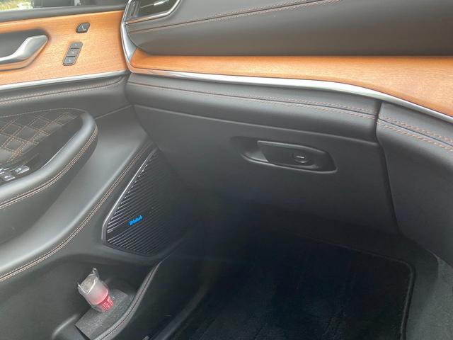 ジープ・グランドチェロキー4xe サミットリザーブ 4xe 当店下取車 パノラマサンルーフ 禁煙車 ACC 黒革 ベンチレーション マッキントッシュ U-CONNECTナビ Bluetooth ドライブレコーダー BSM LKA ハンドルH 全席シートH(59枚目)