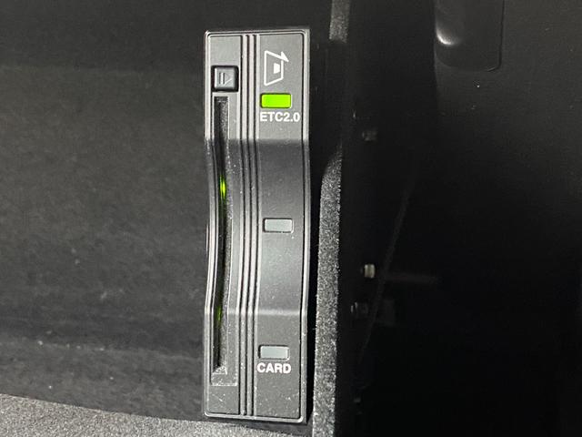 ジープ・グランドチェロキー4xe サミットリザーブ 4xe 当店下取車 パノラマサンルーフ 禁煙車 ACC 黒革 ベンチレーション マッキントッシュ U-CONNECTナビ Bluetooth ドライブレコーダー BSM LKA ハンドルH 全席シートH(61枚目)