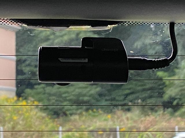 ジープ・グランドチェロキー4xe サミットリザーブ 4xe 当店下取車 パノラマサンルーフ 禁煙車 ACC 黒革 ベンチレーション マッキントッシュ U-CONNECTナビ Bluetooth ドライブレコーダー BSM LKA ハンドルH 全席シートH(62枚目)