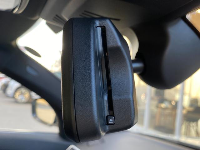 ３シリーズ ３２０ｉ　Ｍスポーツ　インテリジェントＳ　ＡＣＣ　ハイラインＰＫＧ　黒革　シートＨ　純正ナビ　Ａｐｐｌｅｃａｒｐｌａｙ　全方位　Ｂｌｕｅｔｏｏｔｈ　Ｐバックドア　ＬＥＤ　Ａハイビーム　純正１８インチＡＷ　ミラー一体型ＥＴＣ（8枚目）