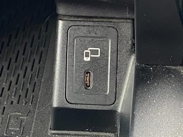 EQC EQC400 4マチック ワンオーナ レザーエクスクルーシブ ブルメスター パノラミックスライディングルーフ 360度カメラ エアシート シートヒーター 電動リアゲート ヘッドアップディスプレイ アクティブパーキングアシスト(7枚目)