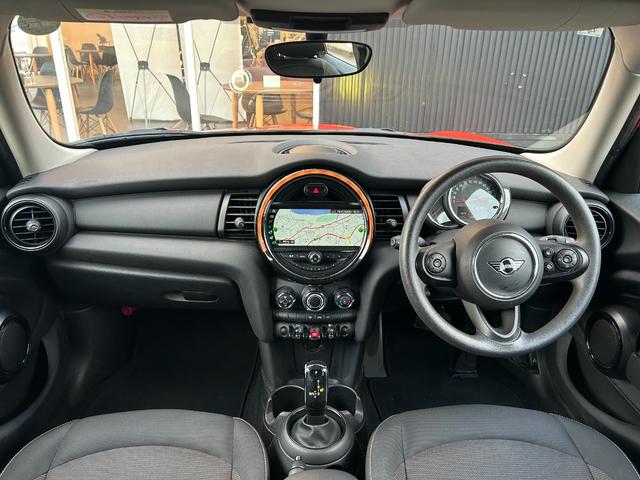 リベラーラはガリバーグループのＢＭＷ、メルセデスベンツ、アウディなどの輸入車専門店です。