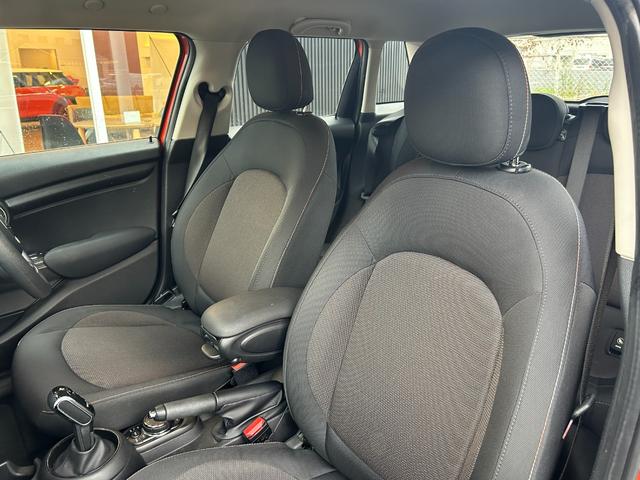 修復歴（事故歴）のある車は販売致しません！※当社基準による調査の結果、修復歴車と判断された車両は一部店舗を除き、販売を行なっておりません。万一、納車時に修復歴があった場合にはご契約の解除等に応じます