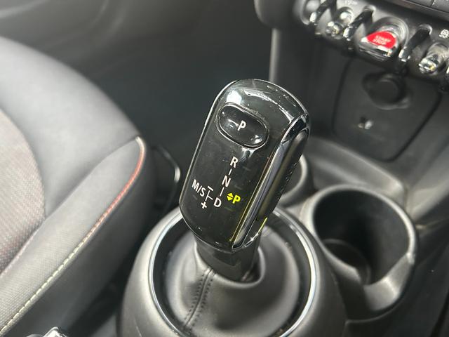 MINI ワン 純正ナビ Bluetooth LEDヘッドライト ユニオンジャックテールランプ フロントフォグランプ リアフォグランプ ステアリングスイッチ 純正15インチアルミホイール ETC 禁煙車両(47枚目)