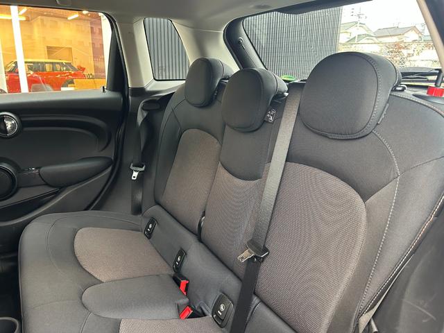 MINI ワン 純正ナビ Bluetooth LEDヘッドライト ユニオンジャックテールランプ フロントフォグランプ リアフォグランプ ステアリングスイッチ 純正15インチアルミホイール ETC 禁煙車両(54枚目)