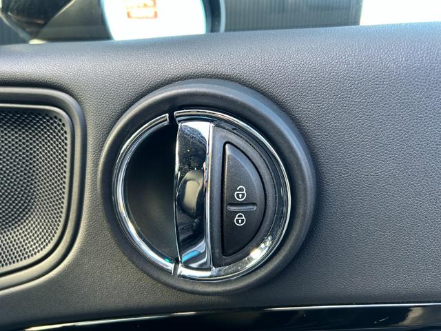 MINI クーパーD クロスオーバー ACC 純正ナビ バックカメラ Bluetooth ミュージックサーバー パワーバックドア LEDヘッドライト オートライト F/Rフォグランプ オートワイパー 純正17インチAW ミラー一体型ETC(56枚目)