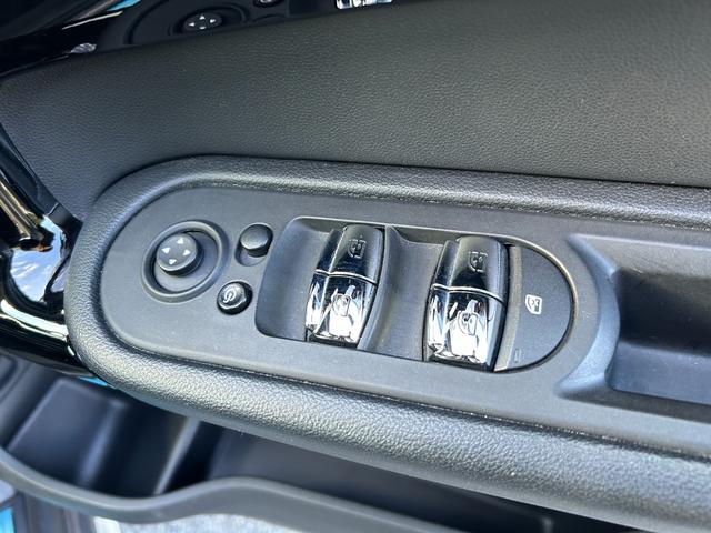MINI クーパーD クロスオーバー ACC 純正ナビ バックカメラ Bluetooth ミュージックサーバー パワーバックドア LEDヘッドライト オートライト F/Rフォグランプ オートワイパー 純正17インチAW ミラー一体型ETC(57枚目)