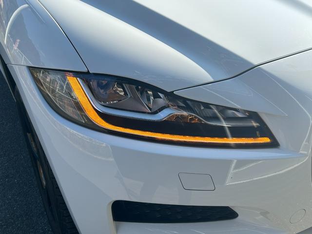 Fペイス ピュア MERIDIAN 黒革 シートヒーター 純正ナビ 地デジ 全方位カメラ Bluetooth LEDヘッドライト Aハイビーム Pバックドア 前後ドライブレコーダー 純正19インチアルミホイール ETC(65枚目)