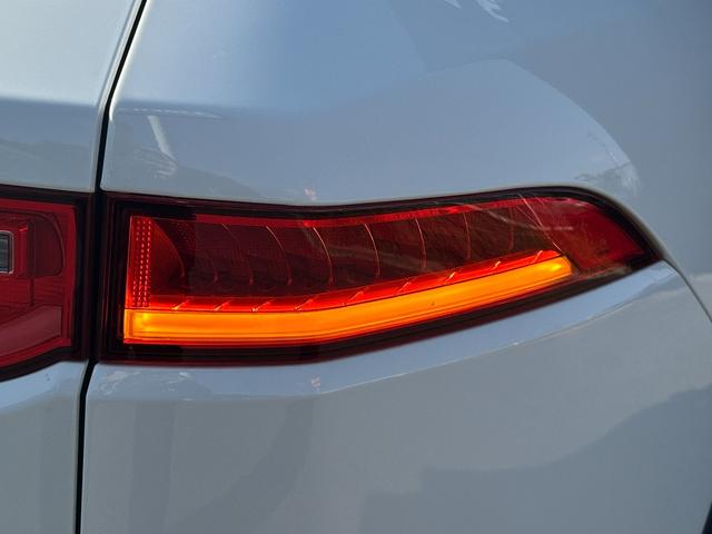 Fペイス ピュア MERIDIAN 黒革 シートヒーター 純正ナビ 地デジ 全方位カメラ Bluetooth LEDヘッドライト Aハイビーム Pバックドア 前後ドライブレコーダー 純正19インチアルミホイール ETC(66枚目)