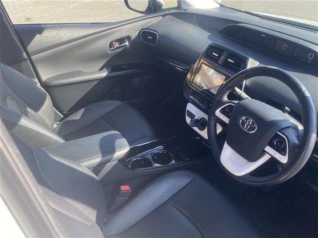 プリウス Aツーリングセレクション(2枚目)