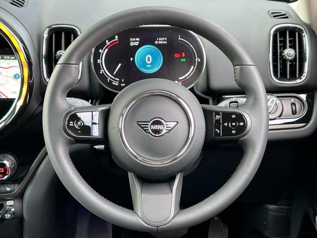 ＭＩＮＩ クーパーＤクロスオーバプレミアム＋Ｐエセンシルトリム　ユーザー買取車☆　ナビ　ＡｐｐｌｅＣａｒＰｌａｙ　バックカメラ　ＡＣＣ　置くだけ充電器　Ｈａｒｍａｎ／Ｋａｒｄｏｎ　トランクフットオープナー　前後ドラレコ　アンビエントライト　シートヒーター　ＬＥＤ（24枚目）