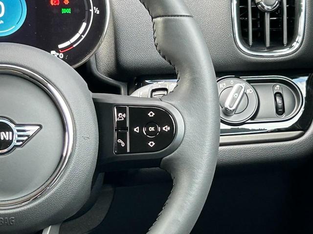 ＭＩＮＩ クーパーＤクロスオーバプレミアム＋Ｐエセンシルトリム　ユーザー買取車☆　ナビ　ＡｐｐｌｅＣａｒＰｌａｙ　バックカメラ　ＡＣＣ　置くだけ充電器　Ｈａｒｍａｎ／Ｋａｒｄｏｎ　トランクフットオープナー　前後ドラレコ　アンビエントライト　シートヒーター　ＬＥＤ（26枚目）