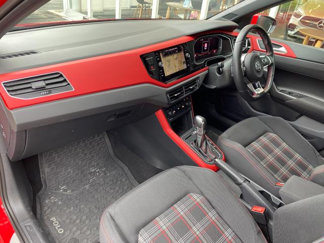ポロGTI ベースグレード ACC BSM LKA ディスカバープロ Applecarplay/androidauto 地デジ Bluetooth Bカメラ CD/DVD LEDライト ステアS パドルS 純正17AW ETC(13枚目)